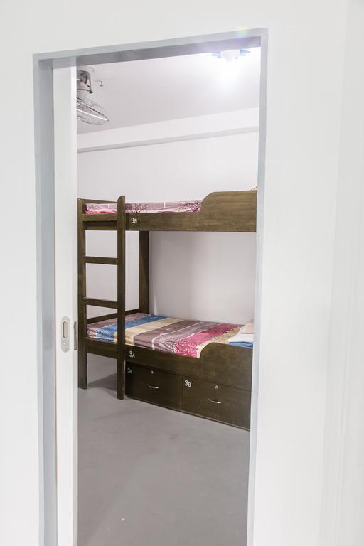 Lokal Hostel Makati City Стая снимка