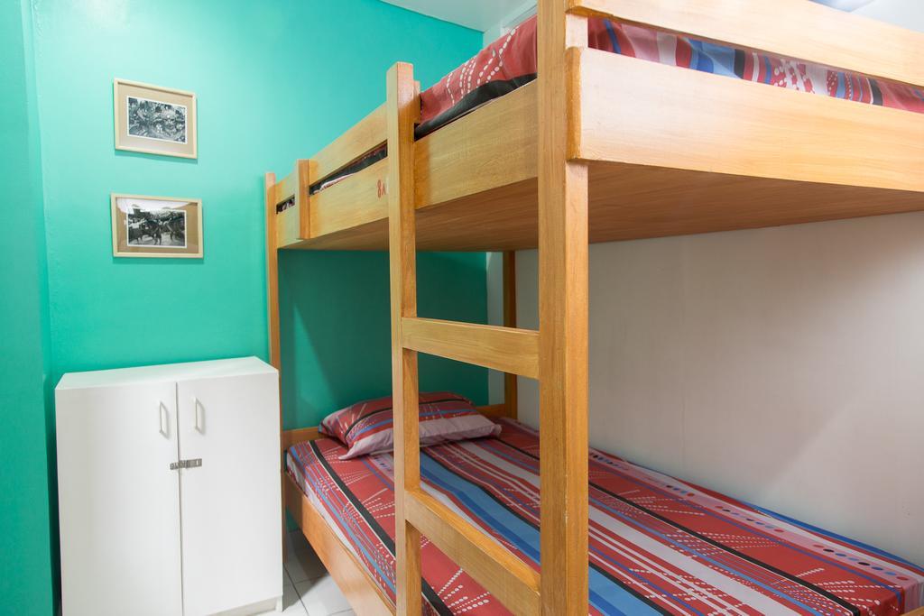 Lokal Hostel Makati City Екстериор снимка