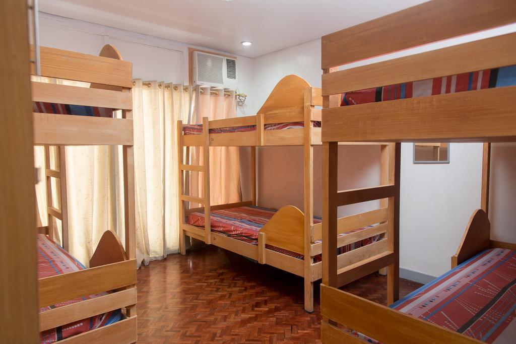 Lokal Hostel Makati City Стая снимка