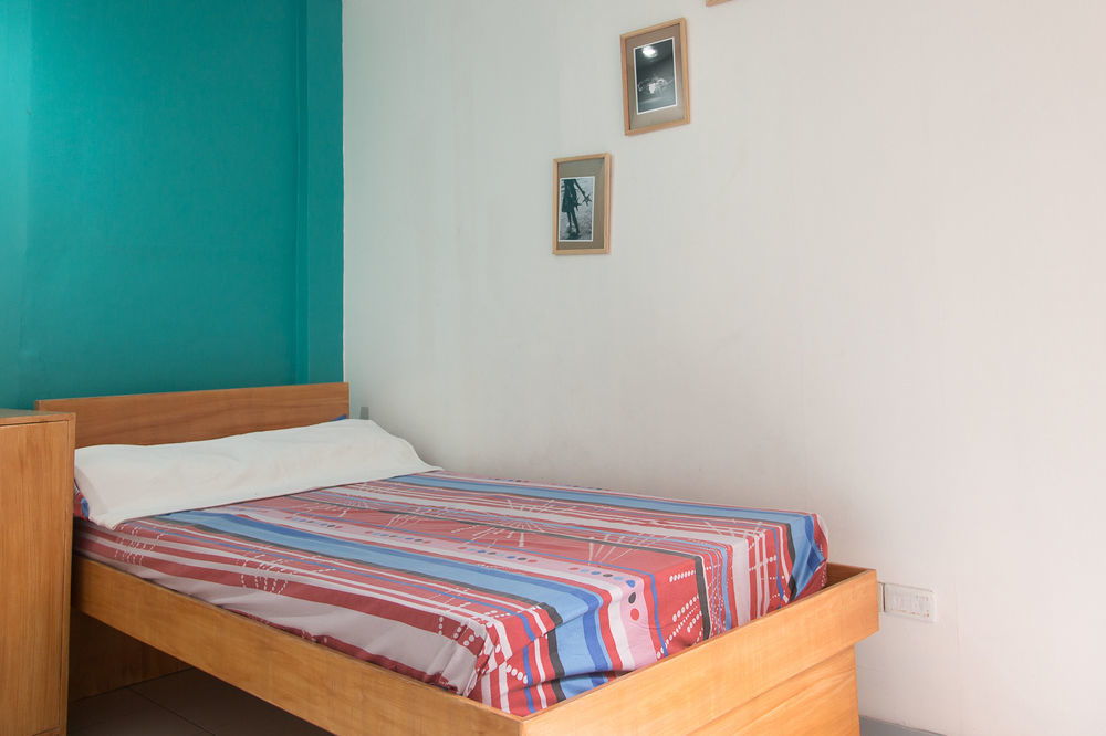 Lokal Hostel Makati City Екстериор снимка