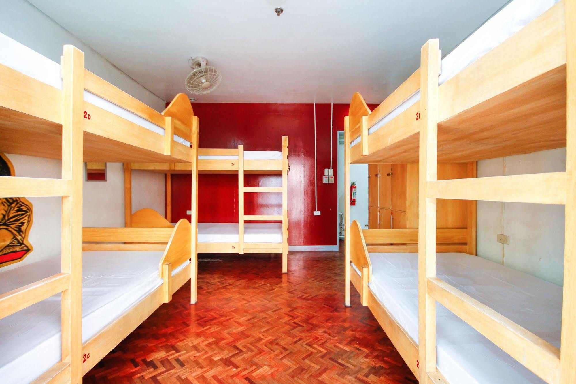 Lokal Hostel Makati City Екстериор снимка