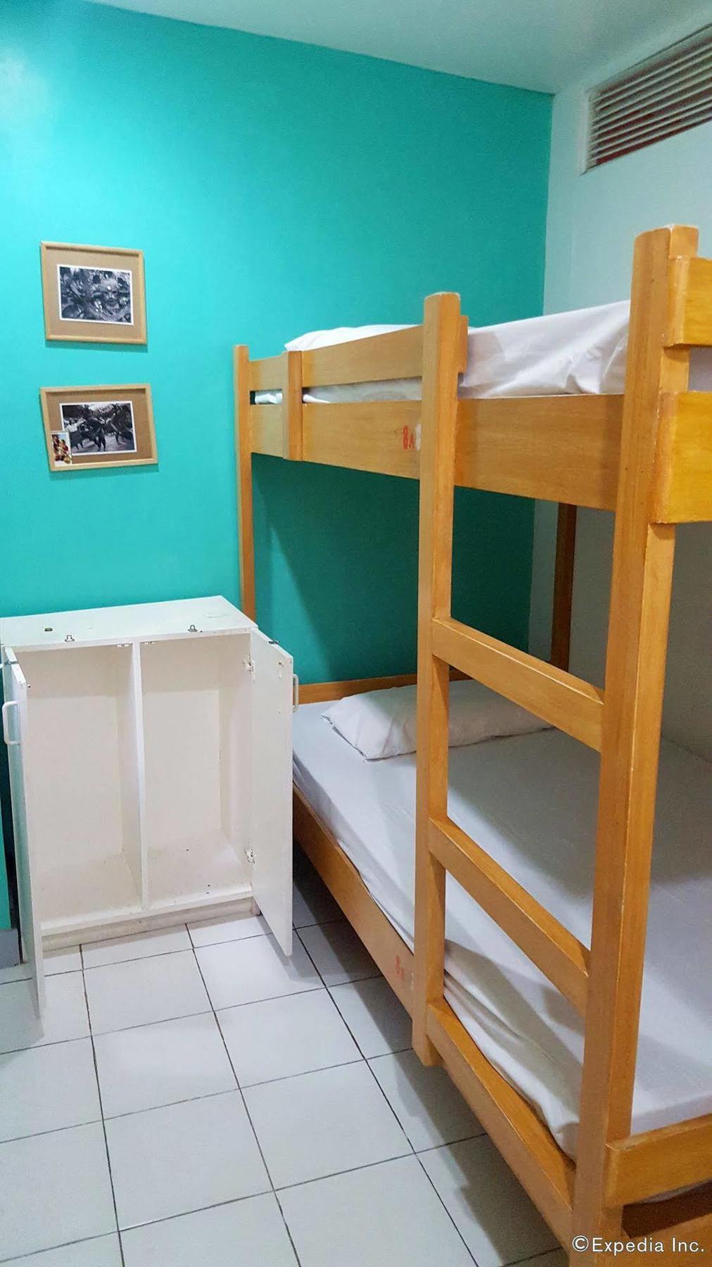 Lokal Hostel Makati City Екстериор снимка