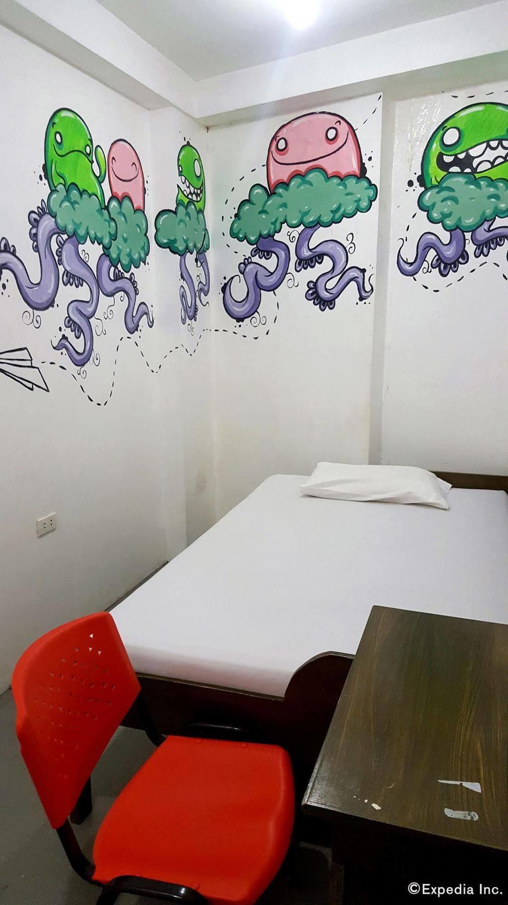 Lokal Hostel Makati City Екстериор снимка