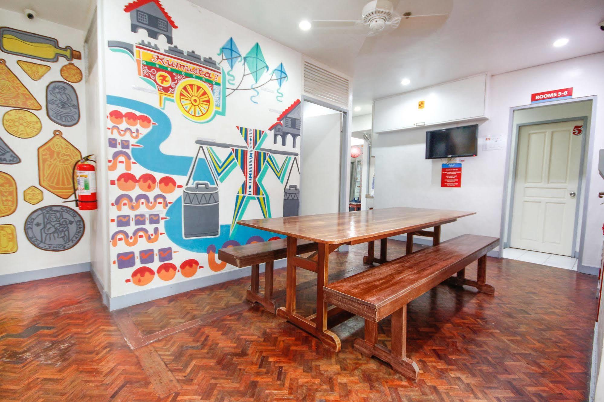 Lokal Hostel Makati City Екстериор снимка